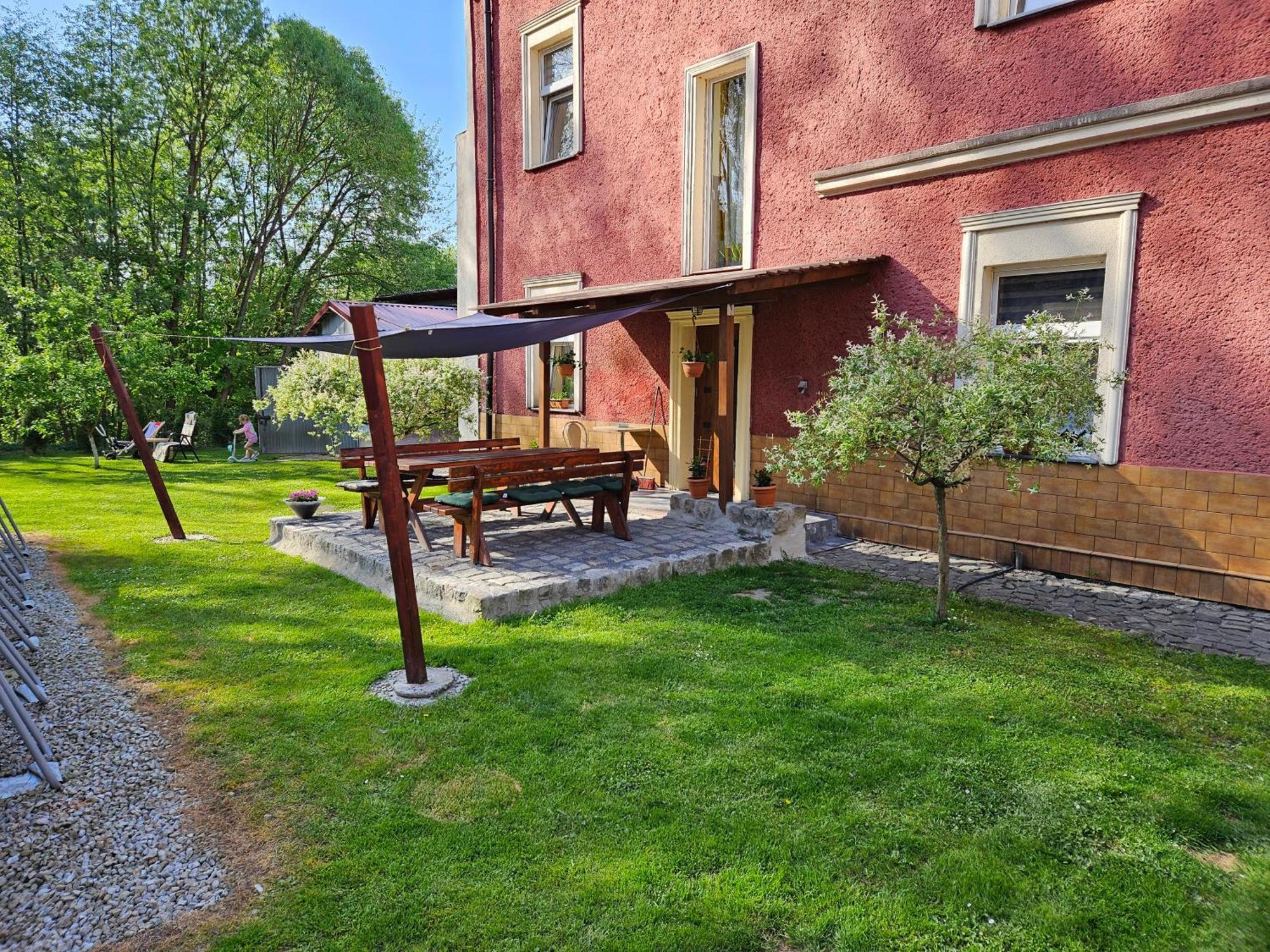 Hotel Gosciniec W Starym Mlynie Biala Prudnicka Esterno foto